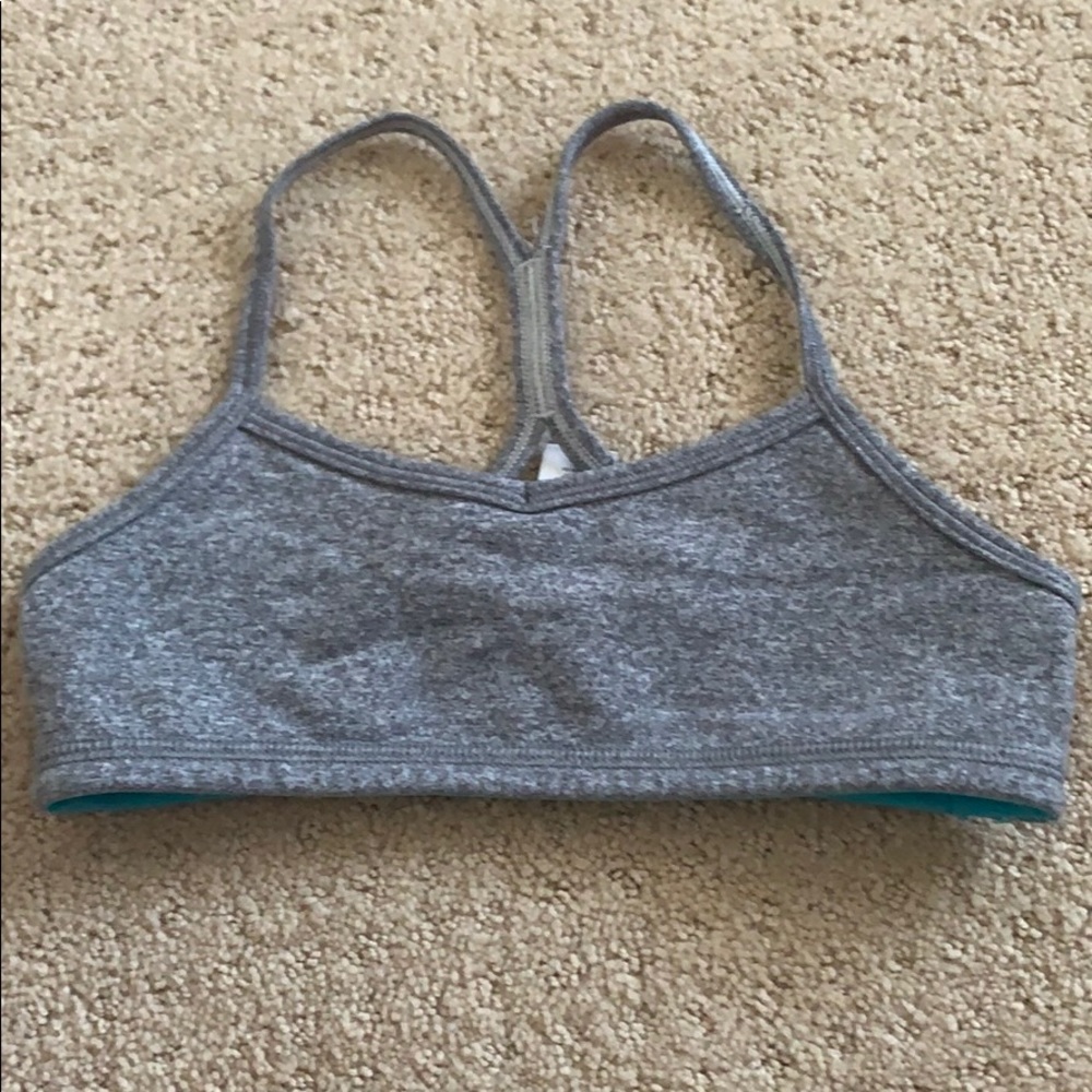 an ivivva grey sports bra
